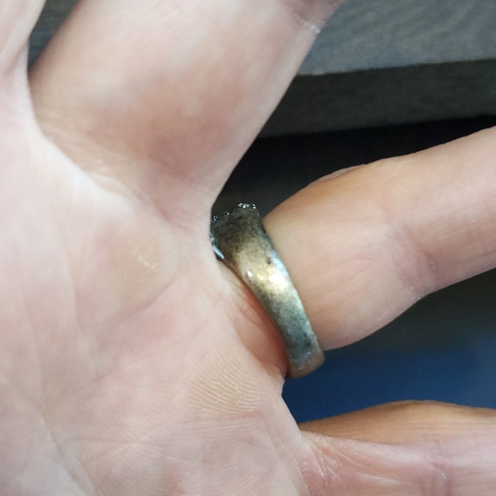 Size 7 Sterling Silver Heavily Worn Cubic Zirconia Cocktail Ring - Picture 3 of 8